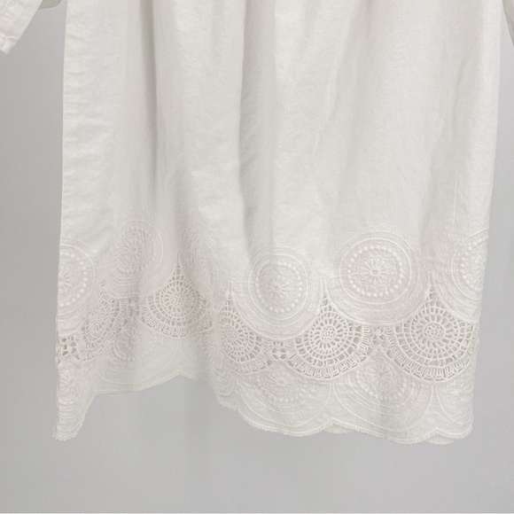 Elegant White Blouse with Smocked Details - Picture 5 of 5